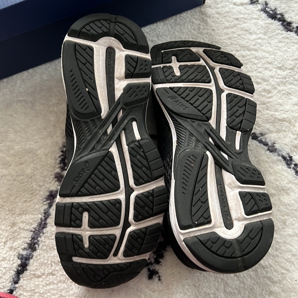ASICS running sneaker - Picture 4 of 5
